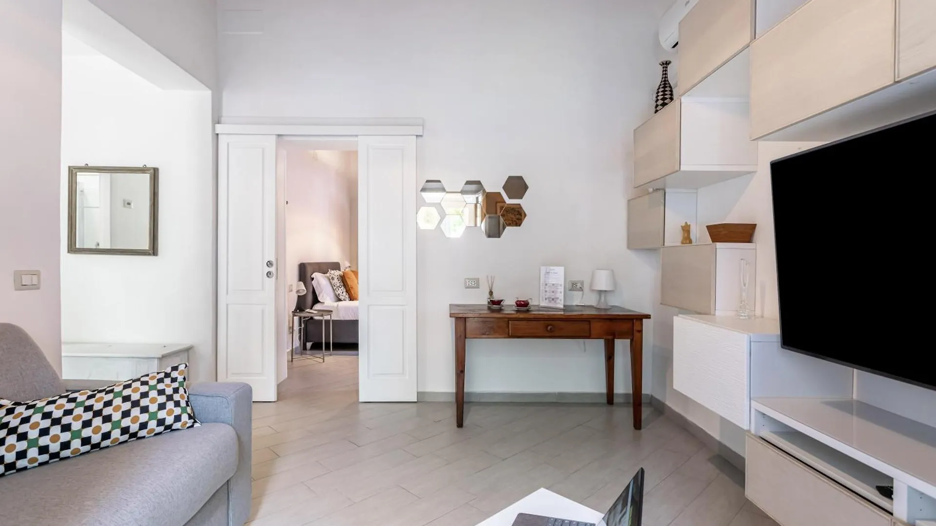 Apartamento Hostly-Garden House San Lorenzo-Few Steps To Tower Pisa